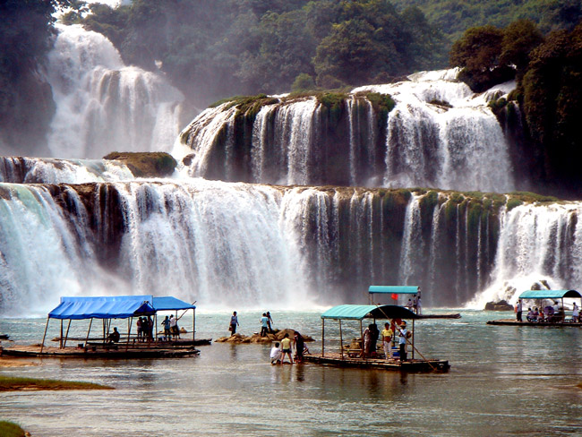 Ban Gioc waterfall in Cao Bang Ban Gioc waterfall in Cao Bang