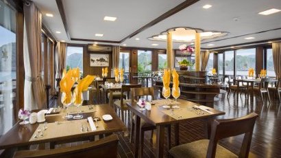 Diningroom on Azalea Cruises Cat Ba Island Diningroom on Azalea Cruises Cat Ba Island
