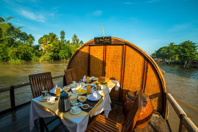 Romantic breakfast on Song Xanh sampan