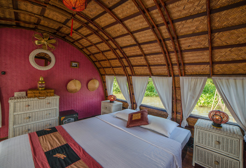 Cabin on Song Xanh sampan Cabin on Song Xanh sampan
