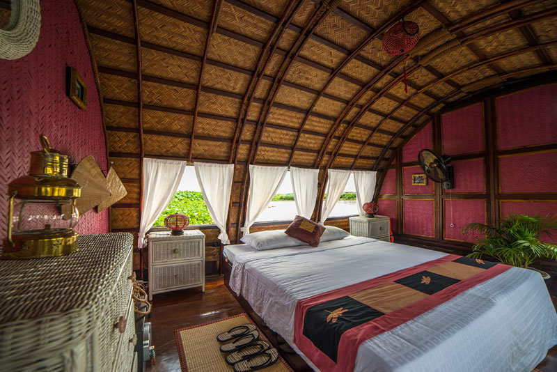 Cabin on Song Xanh sampan Cabin on Song Xanh sampan