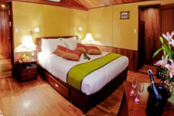 Luxury Cabin on Valentine Cruise Halong Bay,Vietnam Deluxe Cabin Valentine Junk Halong Bay Vietnam